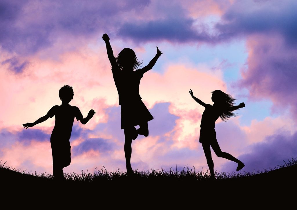 Children Silhouette Kids Tree  - AlemCoksa / Pixabay