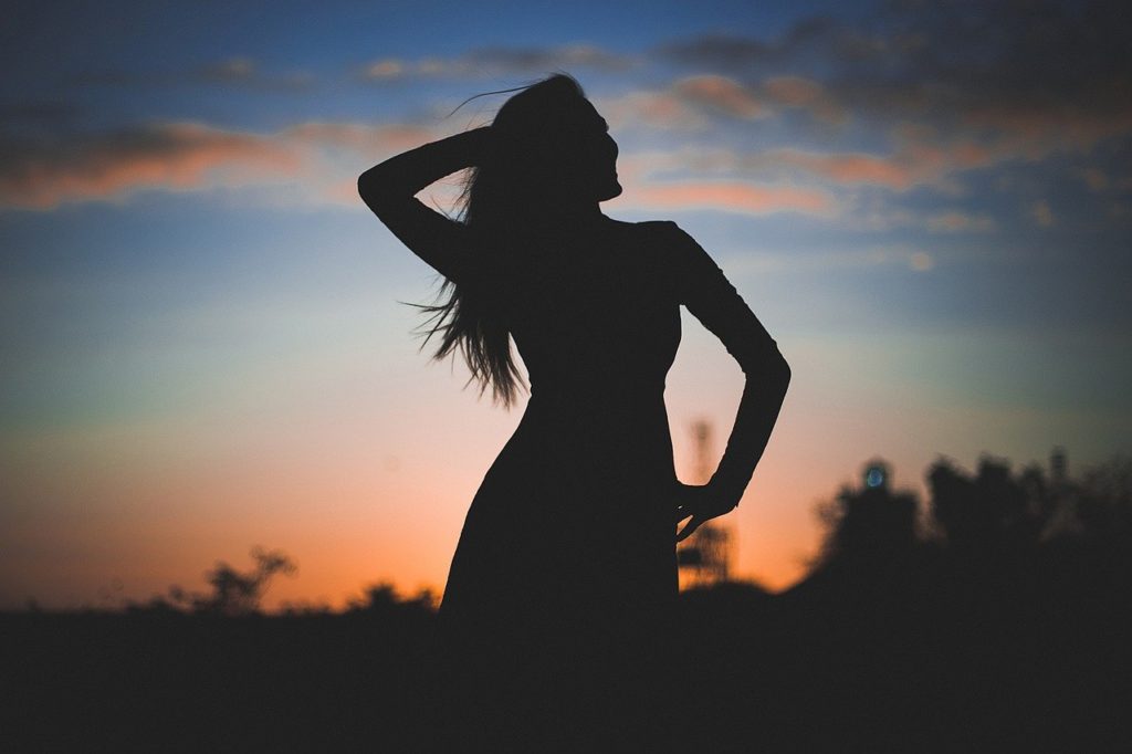 Silhouette Woman Sunset Female Sky - lubovlisitsa / Pixabay