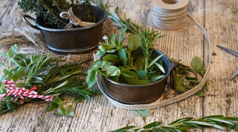 Spices Herbs Rosemary Marjoram  - RitaE / Pixabay